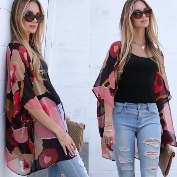 Gorgeous Floral Print Kimono - Picture 4 of 4